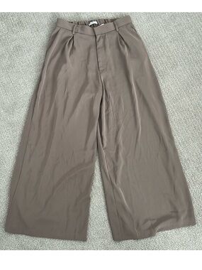 Wide Leg women’s Pants in Taupe